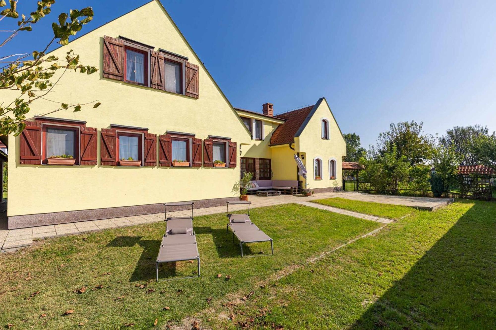 Idylicky Rodinny Penzion Arkadia Pri Dunajskej Cyklotrase Kyselica Экстерьер фото